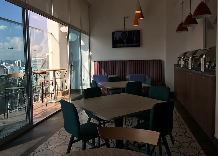 Hotel Tryp By Wyndham World Trade Center Area 4*