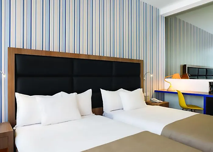 Hotel Tryp By Wyndham World Trade Center Area 4*