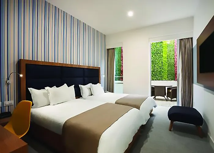 Tryp By Wyndham World Trade Center Area 4*
